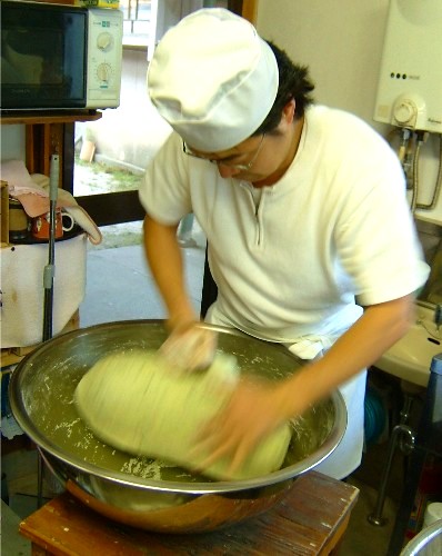 05_05_31ﾖﾓｷﾞ山捏ね04.JPG