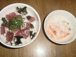 マグロ丼と鮭丼