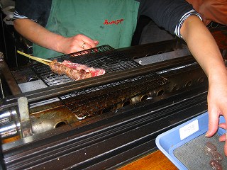 飛騨牛の串焼き・・・調理中♪