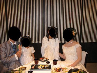 新郎新婦の席です??