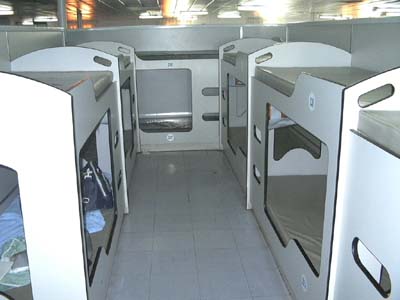 船内ツアーリストのベッド