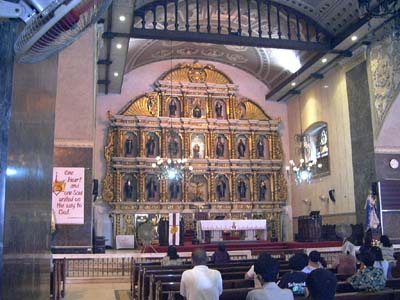 サントニーニョ教会の中１