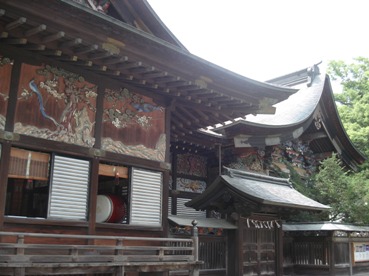 秩父神社拝殿横