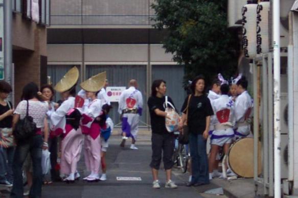 路地の踊り子さんたち