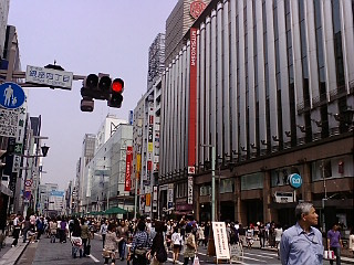 銀座の歩行者天国。