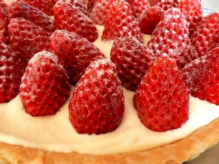 フレッシュいちごタルト