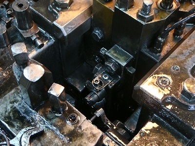 ヘッダー作業部拡大