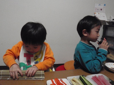 自分の分は自分で巻け！