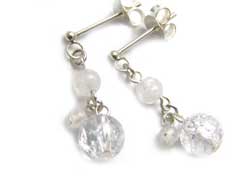 クリアストーンがチェーンで揺れてかわいいシルバースタッドピアス