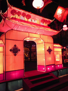 長崎ランタンフェスティバルの中央公園会場にある龍門