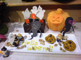 ハロウィン飾りがかわいいニルスタイルカフェの様子