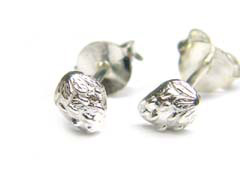 今から旬！？甘いイチゴをモチーフにしたかわいいピアス