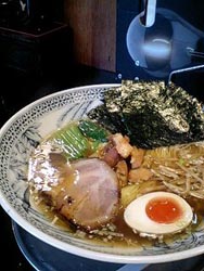 中村屋のしょうゆラーメン