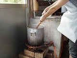 泥染め途中