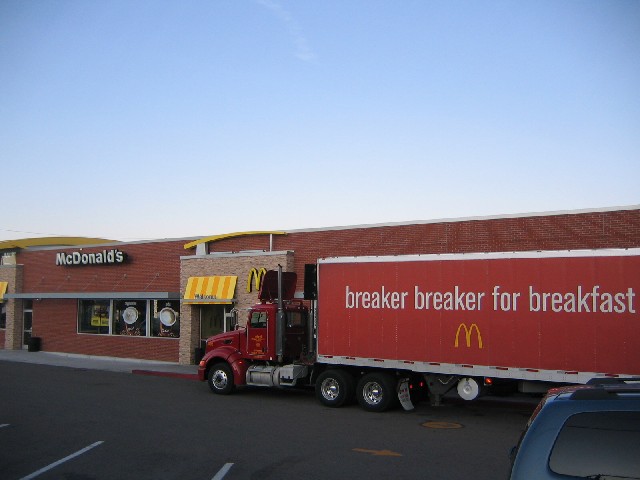 Mac Truck parks near Traveloge
