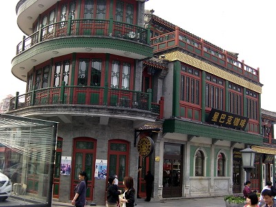 前門のスタバ、