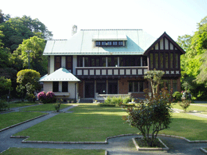 旧華頂宮邸庭から