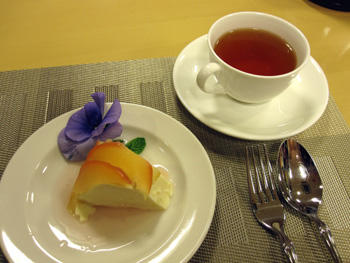 100123-cake-tea
