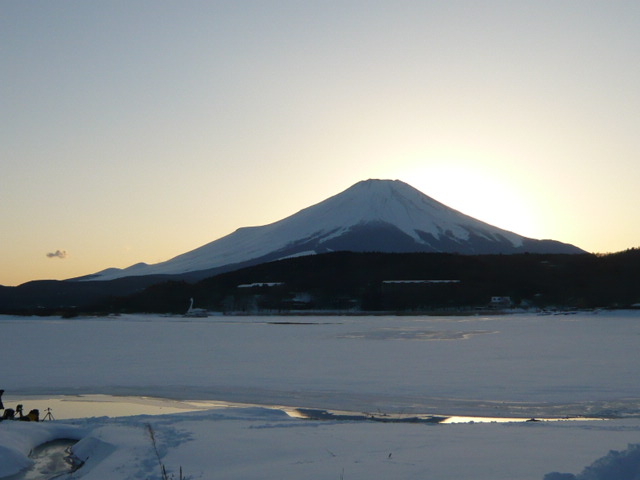 夕暮れの富士山　山中湖から