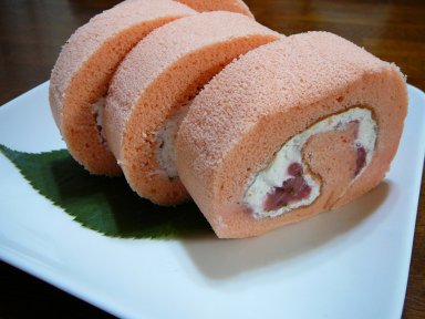 桜のロールケーキ
