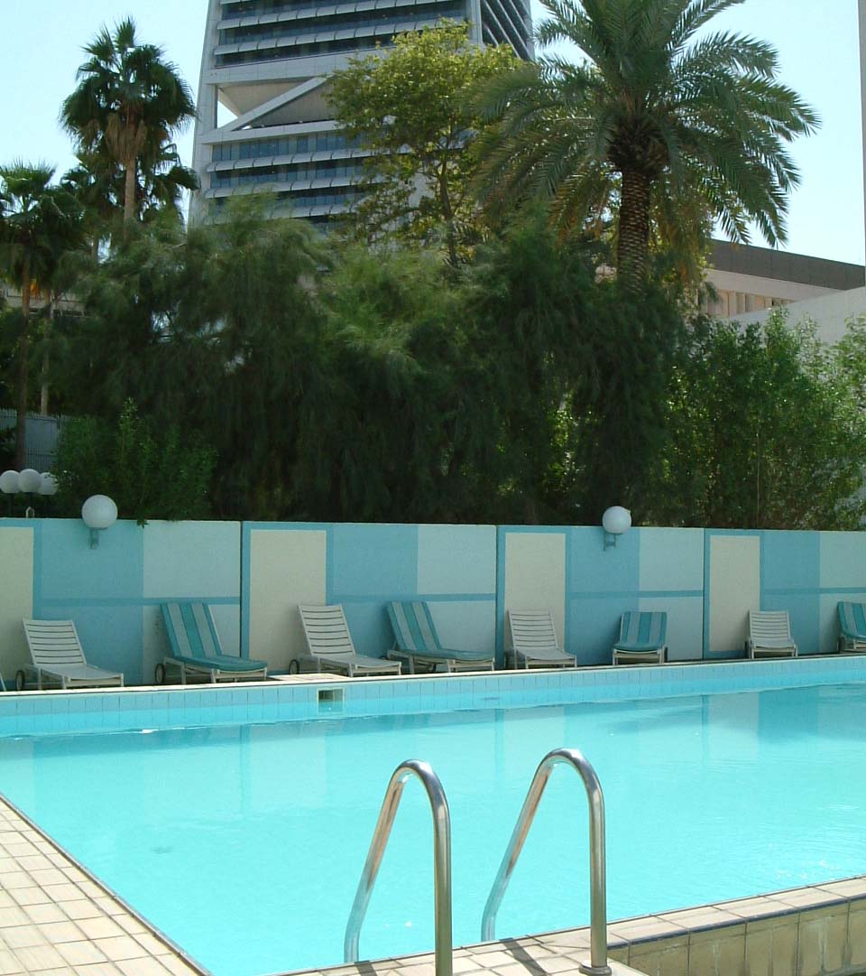 アルコザマホテルの野外プール