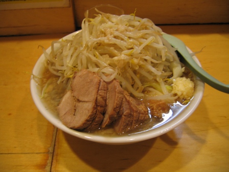 20110917_ラーメン二郎荻窪店_チャーシュー麺と温玉