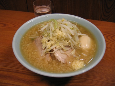 20111110_ラーメン二郎亀戸店ぶた入り小ラーメンと味付たまご