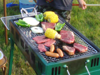 河川公園キャンプ場でバーベキュー