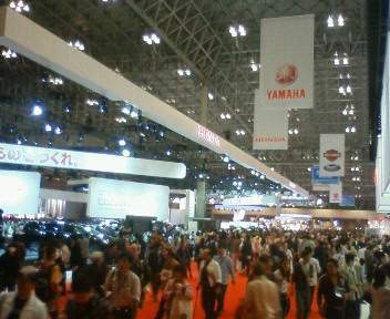 東京モーターショー通路2