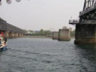 船に乗って見る国境03