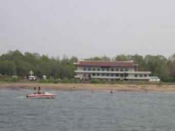 船に乗って見る国境02