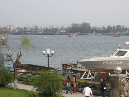 川の向こうの国05