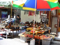 キャットストリート。上海だと東台路だね♪