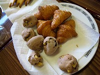 ちょしさん持参のパン♪パン♪もっちり～ぃ♪