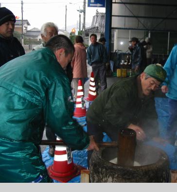 どんどもちつき