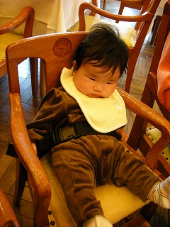 イスはまだ早いんですけど・・・