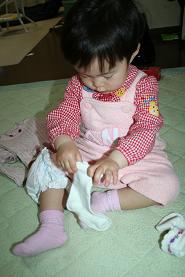 パンツの上に靴下まで