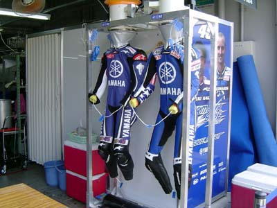 レースではほとんど見れなかったツナギです！(;^_^Ａ