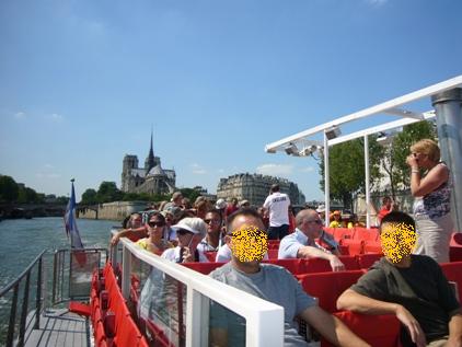 ボートからノートルダム寺院