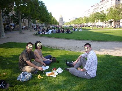 公園でピクニック