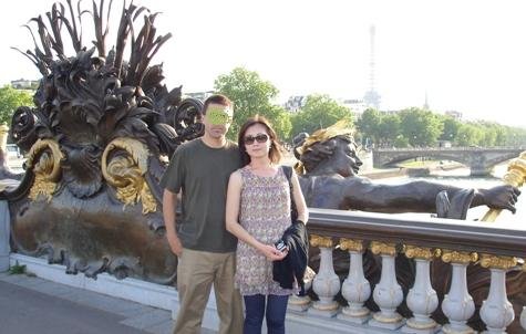 アレクサンドル三世橋とエッフェル塔