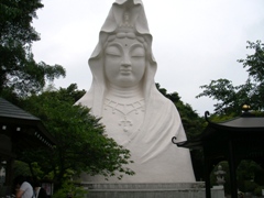 大船観音の上