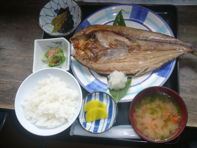 北海道ツーリング ホッケ定食.jpg