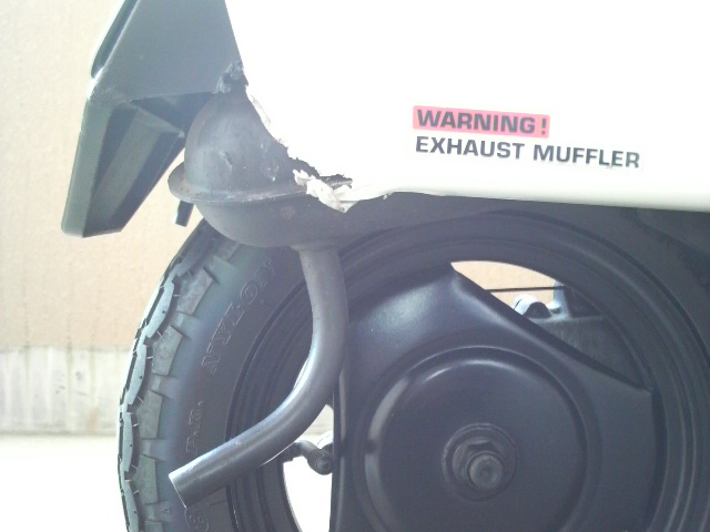 モトコンポ（マフラー脱落）