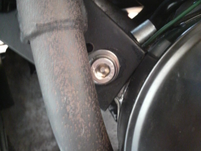 モトコンポ（ボルト折れ込み修復）