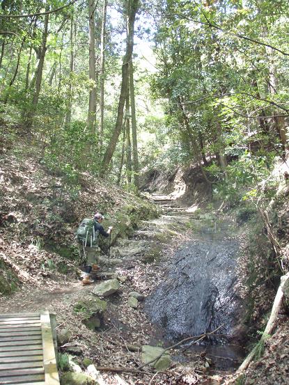 馬の背に向かいます