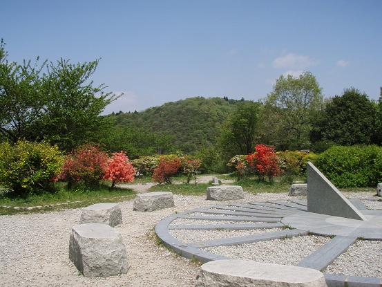 雌岳山頂から～