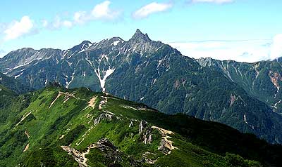燕岳から見る槍ヶ岳　