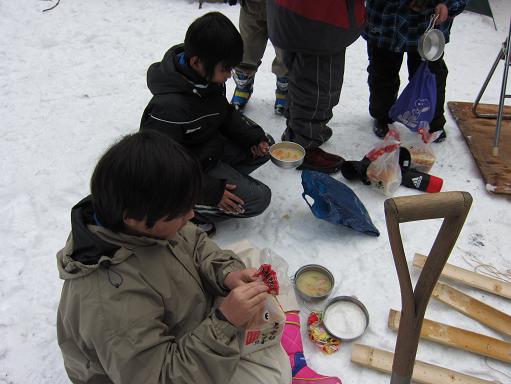 ２３．２雪中・２日目昼食.JPG