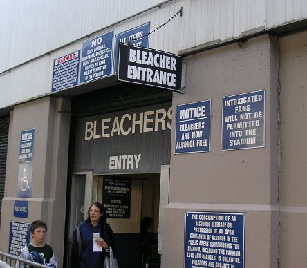 bleachers_enter01